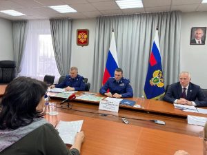 Заместитель Генерального прокурора России Дмитрий Демешин совместно с губернатором Томской области провел в г. Томске прием граждан. Заместитель Генерального прокурора России Дмитрий Демешин совместно с губернатором Томской области провел в г. Томске прием граждан.